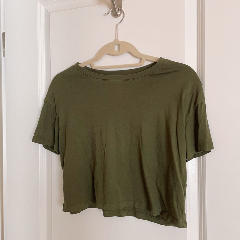 Old Navy olive green crop top